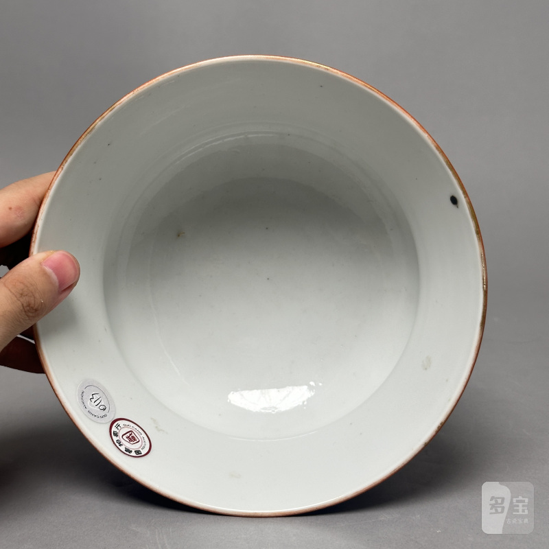 清晚期 珊瑚红地粉彩皮球花纹花囊一对 - 图7